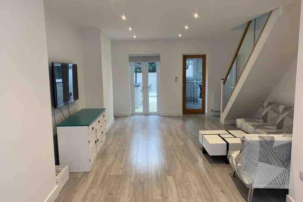 The Villas, Newly Refurbished Modern Home - Free Parking, Prime, Netflix Buckingham Buitenkant foto